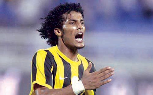 الشباب يضم نايف هزازي لـ(3) مواسم 