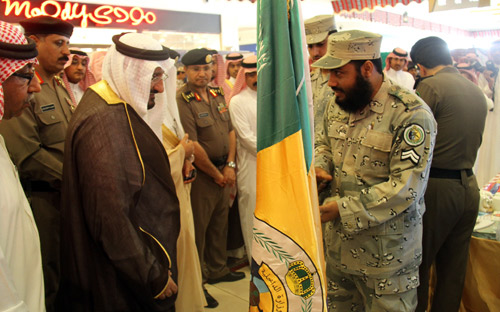 وكيل إمارة جازان يفتتح معرض مكافحة المخدرات ويشيد بجناح حرس الحدود 