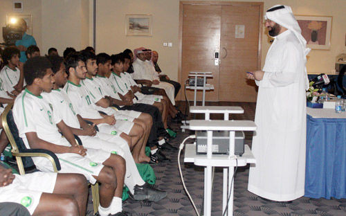 البرقان ثقف لاعبي الأولمبي وأجاب عن استفساراتهم 