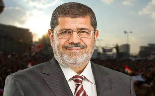 أنباء عن وضع مرسي تحت الإقامة الجبرية 