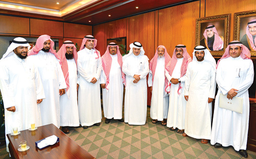 أمين منطقة الرياض يستقبل رئيس وأعضاء المجلس البلدي بمركز الدلم 