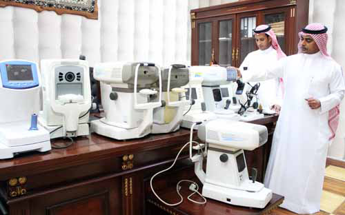 صحة جازان تسحب أجهزة قياس النظر من محلات النظارات 