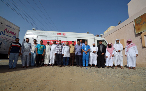 (120) مراجعاً من أهالي الكليّة يستفيدون من قافلة جمعية زمزم الصحية