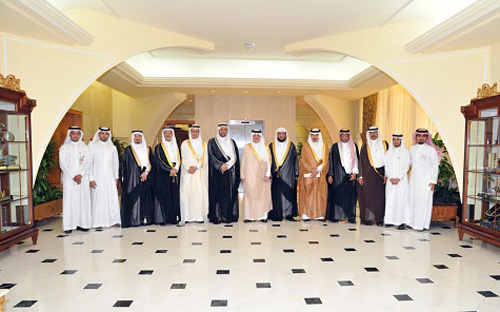 أمير المنطقة الشرقية يستقبل أعضاء المجلس البلدي بمحافظة الأحساء 