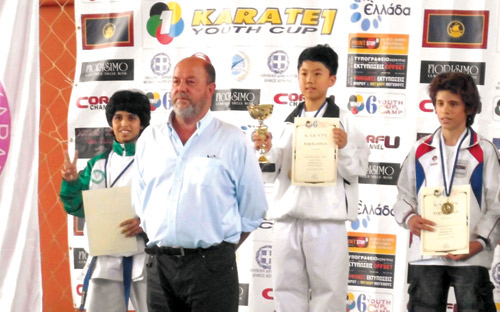 العلم السعودي يرفرف فوق شواطئ كورفو اليونانية بفضية الأسمري العالمية