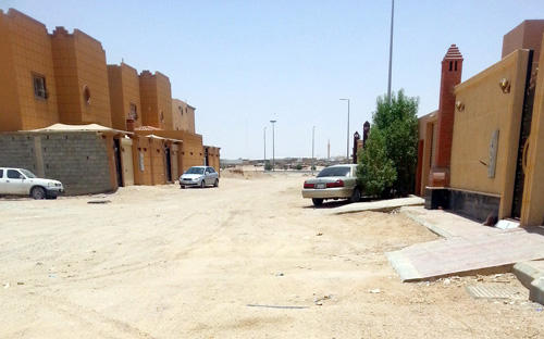 حي الجامعيين بمحافظة الرس بحاجة للإسفلت والمسطحات الخضراء 