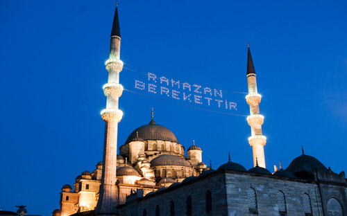 رمضان يعيد النور ويجدّد الأمل للسياحة في تركيا 