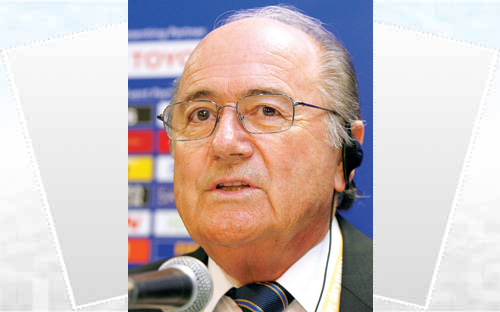 بلاتر: «إقامة نهائيات مونديال 2022 بقطر في الصيف مستحيلة» 