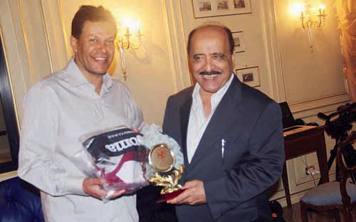 السفير السعودي بإيطاليا يزور معسكر الفيصلي .. والفريق يكسب ثالث تجاربه