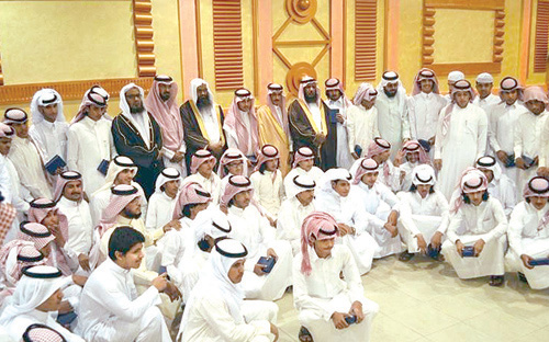 المكتب التعاوني بالبجادية يكرم خريجي وخريجات الثانوية