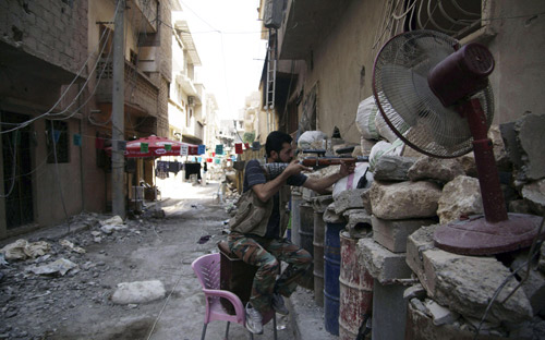 المعارضة تتهم النظام باحتجاز (200) شخص في مسجد بدمشق 