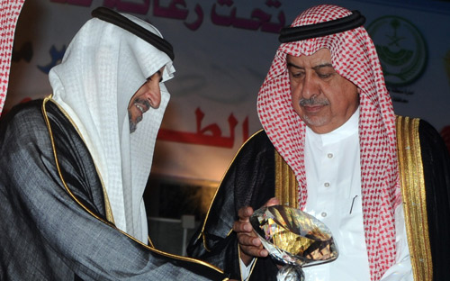 ابن معمّر يهنئ أمانة الطائف لفوزها بجائزة الشرق الأوسط للتميز الإلكتروني