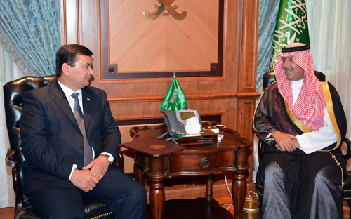 الأمير عبدالعزيز بن عبدالله يستقبل رئيس الشؤون الدينية الطاجيكي 