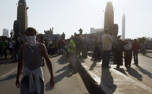 النيابة المصرية تأمر بحبس (22) من أنصار مرسي 