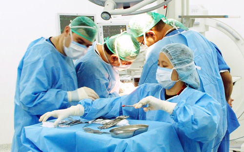 استئصال ورم دماغي في مستشفى د.سليمان الحبيب بالتخصصي 