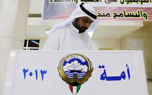 الشيعة يخسرون والليبراليون يفوزون بمقاعد في مجلس الأمة الكويتي الجديد 