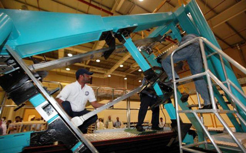 «السلام للطائرات» تصنّع أول قطعة لطائرات أف (15)