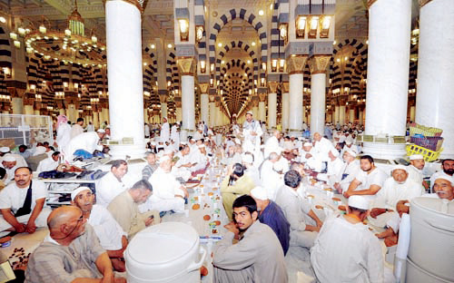 تكثيف الخدمات المقدمة لزوار المدينة المنورة مع دخول العشر الأواخر من رمضان 