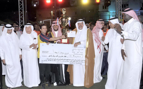 اختتام الدورة الرمضانية لمركز التنمية الاجتماعية بحائل .. وتكريم «الجزيرة» لدعمها المناشط الشبابية ومشاركة صدقة والمرداسي