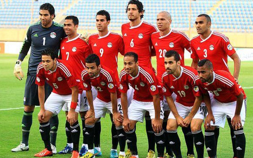 اتحاد الكرة المصري ينفي طلب «فيفا» نقل لقاء غينيا خارج مصر 