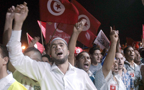 النواب التونسيون المنسحبون يجددون مطالبتهم بحل التأسيسي 