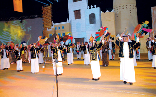 مظاهر العيد في الخليج العربي فرح يعانق صفاء النفوس في السعودية 