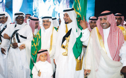 أمير منطقة الرياض ونائبه استقبلا المهنئين وأطلقا فعاليات العيد 