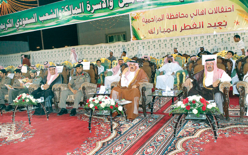 العرضة السعودية تزف احتفالية المزاحمية بالعيد 