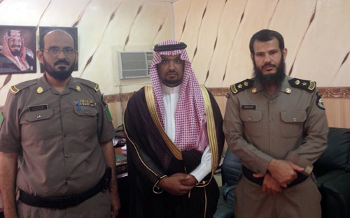 رئيس مركز العمار يعايد الدوائر الحكومية 