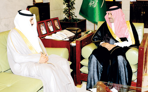 أمير منطقة الرياض بالنيابة يستقبل الأمين العام لغرفة الرياض 