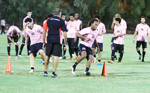 البرازيلي برونو الويفيرا أكمل عقد المحترفين الأجانب بالرائد