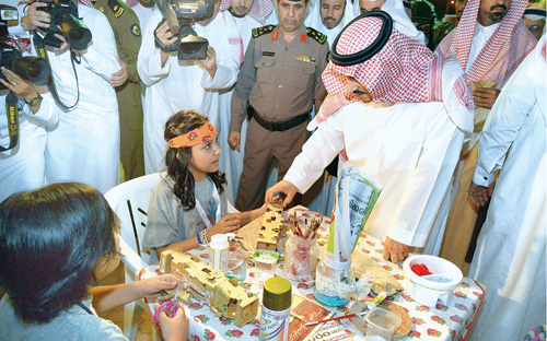 الأمير فيصل بن بندر يشيد بفرقة أطفال «بنات القصيم» 