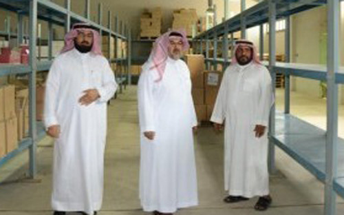 مدير تعليم القصيم بالإنابة يتفقّد المستودعات المركزية
