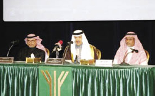 د. الغزي: نشاط الجمعية السعودية للدراسات الأثرية بجامعة الملك سعود تجاوز البحوث النظرية إلى لرحلات الميدانية العلمية التي كشفت عن مواقع أثرية جديدة 
