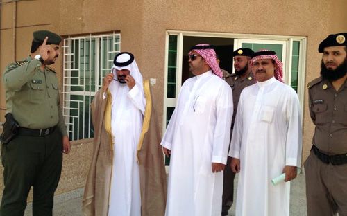 محافظ الطوال يتفقد ميدانياً جمارك المنفذ البري