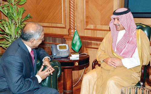 الأمير عبد العزيز بن عبد الله يستقبل وكيل وزارة الشؤون الخارجية الهندية 