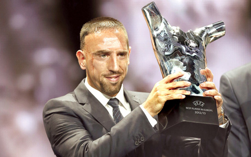 ريبيري سعيد بجائزة أفضل لاعب في كأس السوبر الأوروبي 