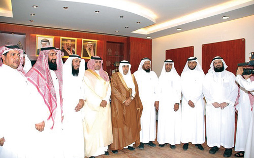 أمير منطقة الرياض بالنيابة يتفقد مدارس الرياض في أول يوم دراسي 