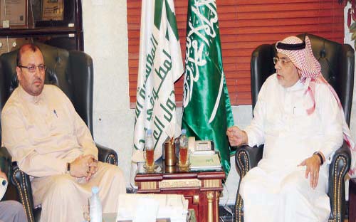 رئيس مجلس إدارة مؤسسة حجاج الدول العربية يبحث الخدمات المقدمة لحجاج الأردن