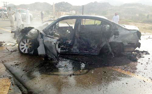 وفاة خمسة أشخاص في حادث مروري مروع بفرش عمارة بالقرن تهامة 