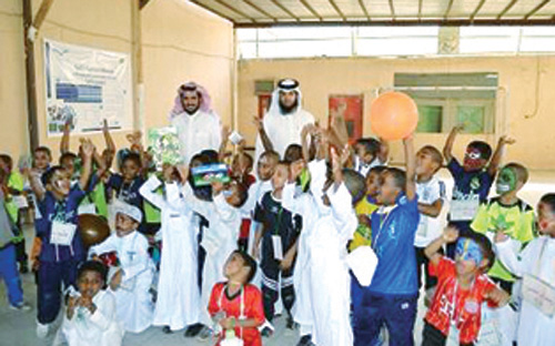 فرق ترفيهية و وجبات إفطار وجوائز لاستقبال المستجدين في مدارس  الرياض 