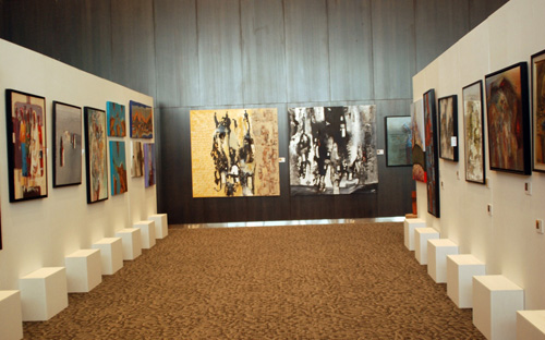 قام على تحكيمها نخبة عالمية 