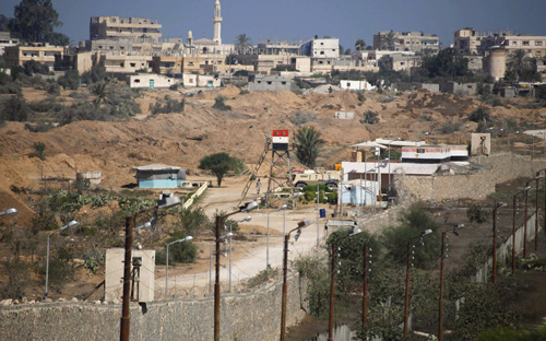 الجيش يواصل محاصرة الإرهابيين في سيناء ويضبط (3) كراسي استطلاع تُستخدم للتجسس 