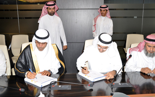 السعودية للكهرباء توقع عقداً لزيادة قدرات محطة عرعر 