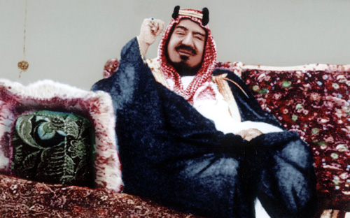 صاحب السمو الملكي الأمير فهد بن محمد بن عبدالعزيز يخص «الجزيرة» بذكريات تروى للتاريخ عن الملك عبدالعزيز 