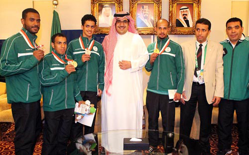 ثلاث ميداليات سعودية ... و أولمبي القدم يبحث عن التأهل أمام العراق 