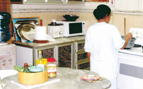 الرفع بمقترح إعادة الاستقدام من بنجلاديش والبداية بالعمالة المنزلية