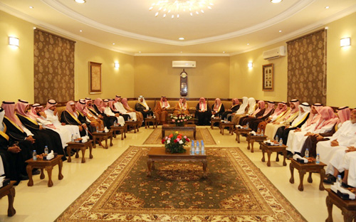 الأمير فيصل بن مشعل يشرف احتفائية المنيف ويزور العريني بالبدائع 