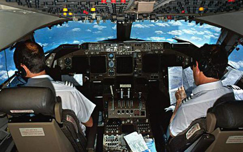 دراسة: نصف الطيارين البريطانيين يعترفون بالنوم في قمرة القيادة 