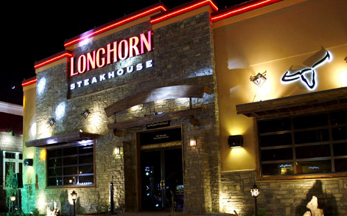 أمريكانا تفتتح أول مطعم لونج هورن ستيك هاوس في الشرق الأوسط 
